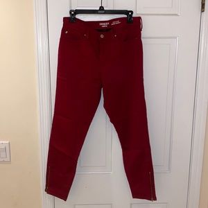 Red high rise ankle cut Denizen from Levi’s pants size 12